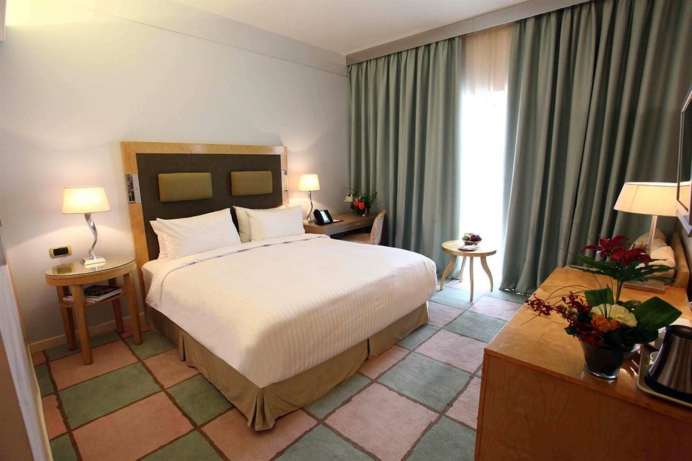 Hotel Riviera And Lounge,