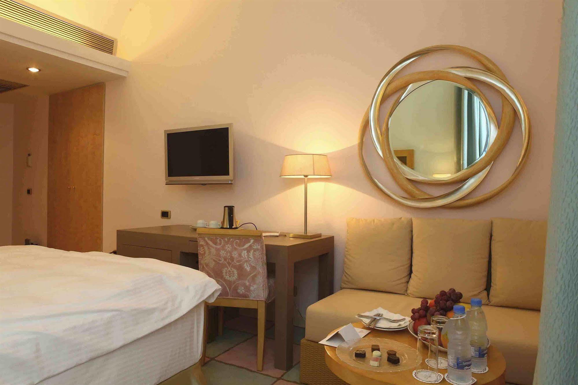 Hotel Riviera And Lounge, 5*