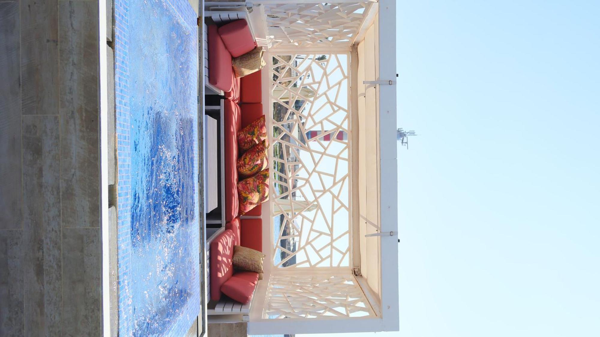 Hotel Riviera And Lounge, 5*