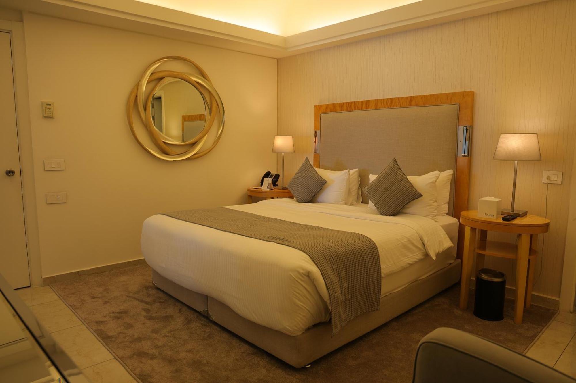 Riviera And Lounge, Hotel