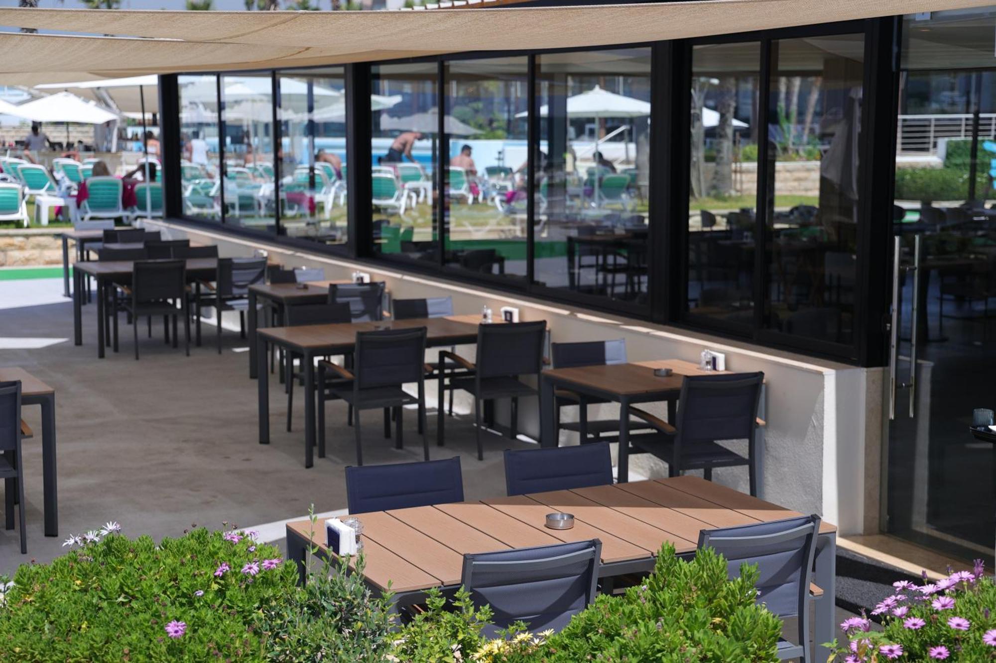 Hotel Riviera And Lounge,