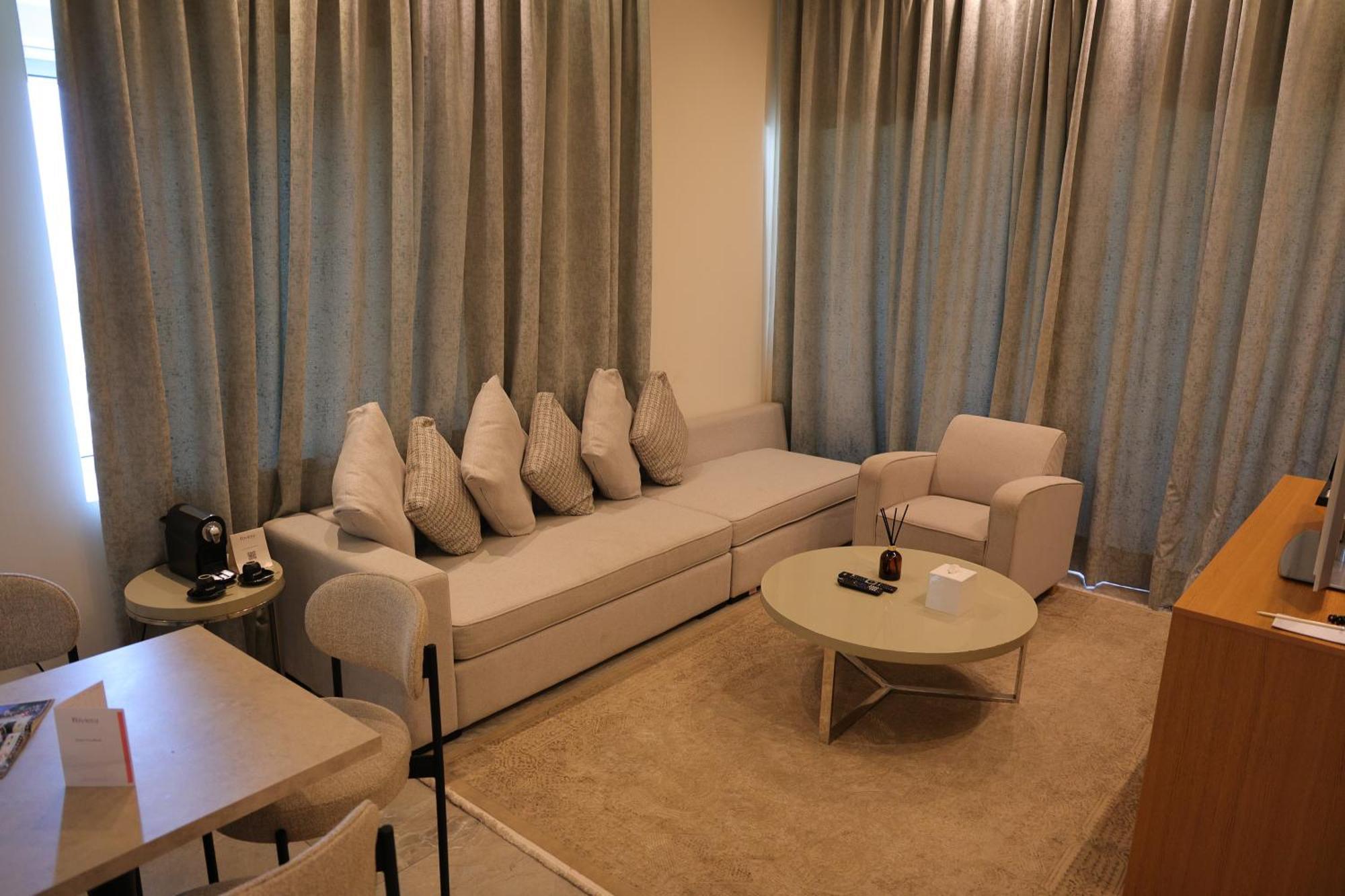 Riviera And Lounge, Hotel Beirut