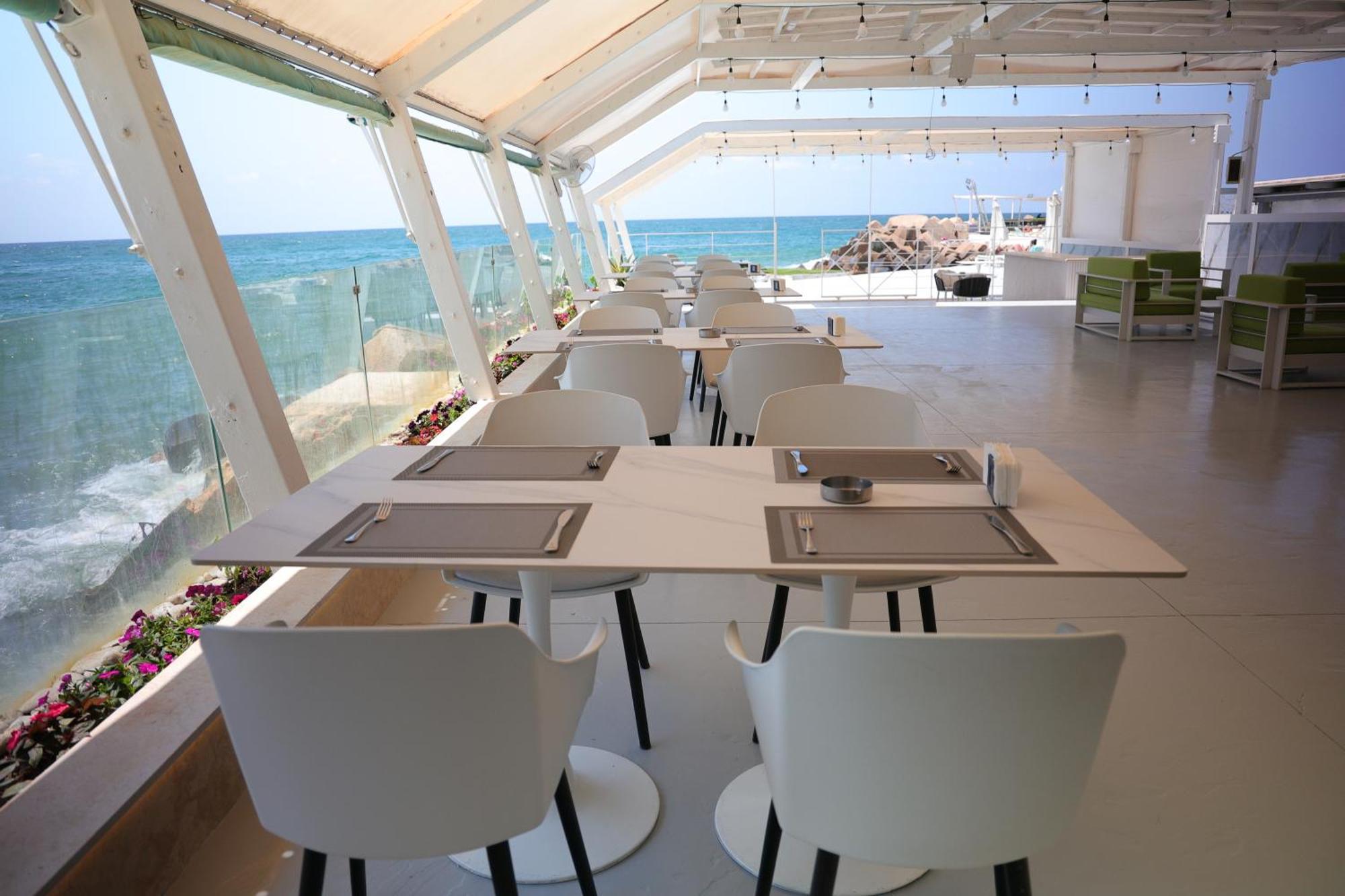 Riviera And Lounge,